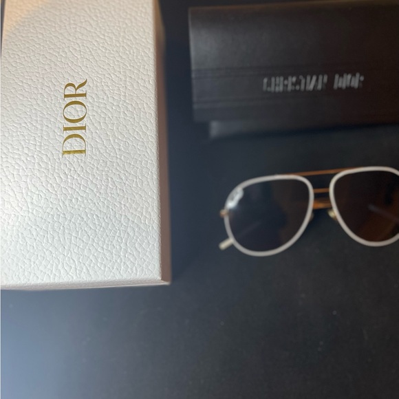 Authentic Christian Dior Aviator Sunglasses white trim around the lenses - Picture 4 of 6